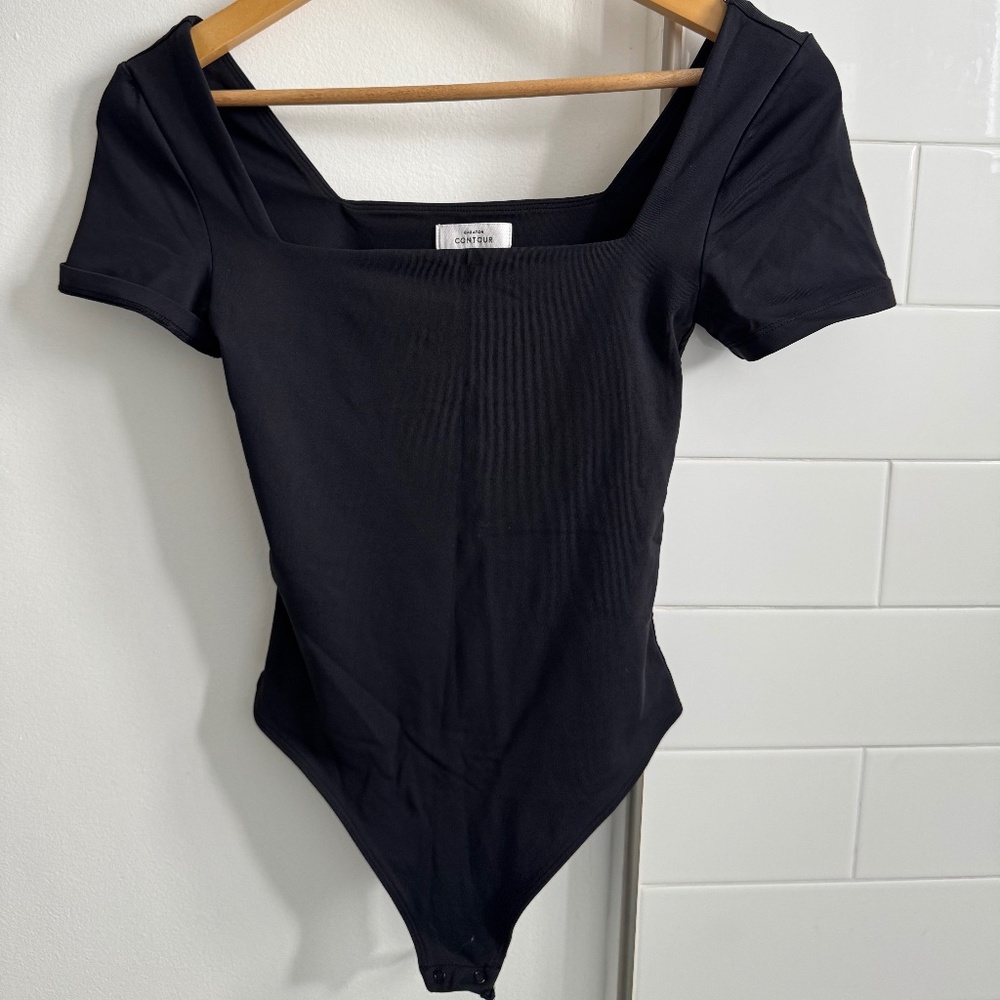 Contour Sqaureneck Shortsleeve Bodysuit Aritzia